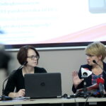 Konferencja w Przystanku Historia. Przedstawienie projektów edukacyjnych i patriotycznych. Na zdjęciu (od lewej): Edyta Krężołek – główny specjalista Delegatury IPN w Kielcach i Dorota Koczwańska - Kalita - Naczelnik Delegatury IPN w Kielcach / Marzena Mąkosa / Radio Kielce