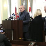 Konferencja prezydenta Kielc, Wojciecha Lubawskiego. Na zdjęciu: Andrzej Kędra - dyrektor Wydziału Architektury i Budownictwa w Urzędzie Miasta Kielce / Marzena Mąkosa / Radio Kielce