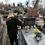 Sprzątanie cmentarzy / Marzena Mąkosa / Radio Kielce