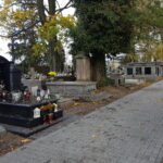 Sprzątanie cmentarzy / Marzena Mąkosa / Radio Kielce