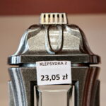 Przygotowania na Wszystkich Świętych. Znicze. Klepsydra 2. Cena 23,05zł / Marzena Mąkosa / Radio Kielce