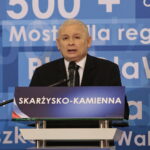 Wizyta Jarosława Kaczyńskiego, prezesa Prawa i Sprawiedliwości w Skarżysku - Kamiennej. Na zdjęciu: Jarosław Kaczyński - prezes PiS / Marzena Mąkosa / Radio Kielce