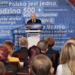 Wizyta Jarosława Kaczyńskiego, prezesa Prawa i Sprawiedliwości w Skarżysku - Kamiennej. Na zdjęciu: Jarosław Kaczyński - prezes PiS / Marzena Mąkosa / Radio Kielce