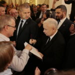 Wizyta Jarosława Kaczyńskiego, prezesa Prawa i Sprawiedliwości w Skarżysku - Kamiennej. Na zdjęciu: Jarosław Kaczyński - prezes PiS / Marzena Mąkosa / Radio Kielce