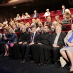 Podsumowanie akcji „Kielce dla Syrii”. Na zdjęciu (od lewej): ksiądz Krzysztof Banasik - zastępca dyrektora Caritas Diecezji Kieleckiej,  Agata Wojtyszek - wojewoda świętokrzyski, Wojciech Lubawski - prezydent Kielc, minister Beata Kempa, ksiądz biskup Jan Piotrowski, Krzysztof Słoń - senator RP / Marzena Mąkosa / Radio Kielce