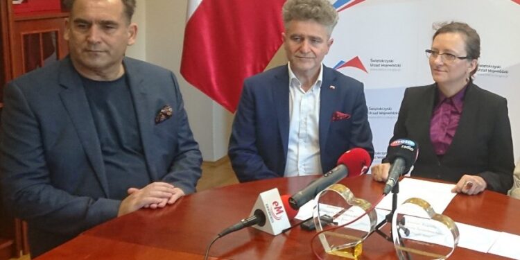 Na zdjęciu od lewej: Janusz Knap - Prezes Radia Kielce, Krzysztof Słoń - Senator RP, Agata Wojtyszek - Wojewoda Świętokrzyski. / Iwona Murawska / Radio Kielce