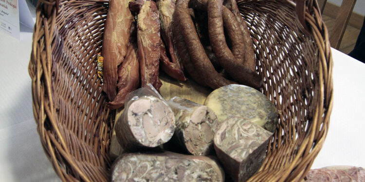 Tokarnia. Wręczenie certyfikatów „Świętokrzyska Kuźnia Smaków” / Krzysztof Bujnowicz / Radio Kielce