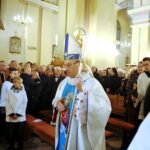 Piekoszów. Arcybiskup Wojciech Polak odprawił uroczystą mszę świętą w Sanktuarium Matki Bożej Miłosierdzia. Na zdjęciu: arcybiskup Wojciech Polak / Jarosław Kubalski / Radio Kielce