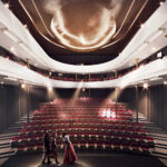 Kielce. Wizualizacja koncepcji architektonicznej Teatru im. Stefana Żeromskiego. Widok widowni Dużej Sceny. / Pracownią architektoniczna WXCA