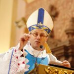 Piekoszów. Arcybiskup Wojciech Polak odprawił uroczystą mszę świętą w Sanktuarium Matki Bożej Miłosierdzia. Na zdjęciu: arcybiskup Wojciech Polak / Jarosław Kubalski / Radio Kielce