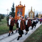 Piekoszów. Arcybiskup Wojciech Polak odprawił uroczystą mszę świętą w Sanktuarium Matki Bożej Miłosierdzia / Jarosław Kubalski / Radio Kielce
