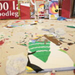 Kielce. Bicie rekordu Polski w ułożeniu największej mozaiki z tekstyliów w WDK / Marzena Mąkosa / Radio Kielce