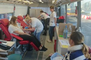 Akcja honorowego oddawania krwi w Zakładzie Doskonalenia Zawodowego / Iwona Murawska / Radio Kielce