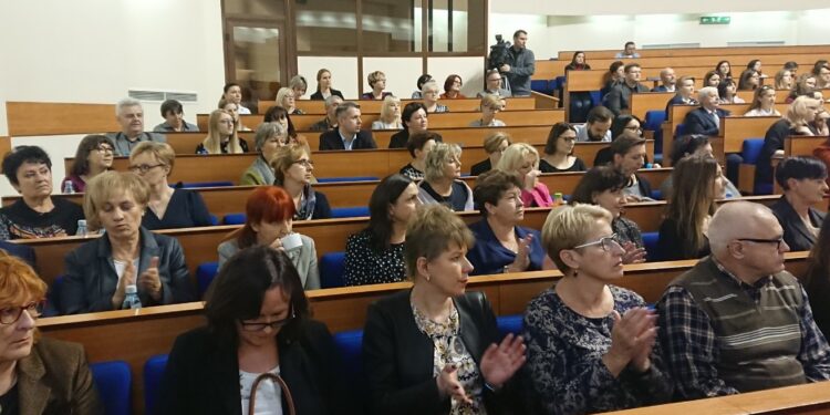 Konferencja o zagrożeniach w obszarze zakażeń szpitalnych w Świętokrzyskim Urzędzie Wojewódzkim / Iwona Murawska / Radio Kielce