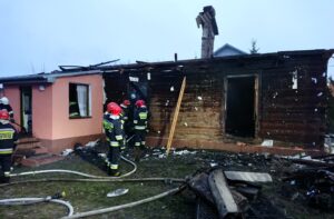 Wola Kopcowa. Pożar budynku drewniano-murowanego / Marcin Różyc / Radio Kielce