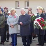 Obchody Święta Niepodległości. Od prawej: Małgorzata Pruś, poseł Krzysztof Lipiec, starosta starachowicki Danuta Krępa / Anna Głąb / Radio Kielce