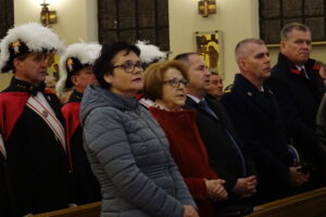 Skarżysko. Uroczystość Matki Bożej Ostrobramskiej. Na zdjęciu: poseł Maria Zuba (druga z lewej) / Anna Głąb / Radio Kielce