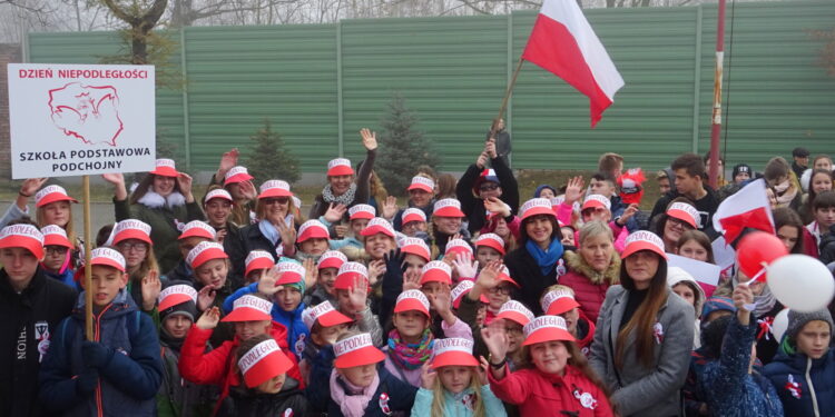 Happening Jędrzejów dla Niepodłegłej / Ewa Pociejowska-Gawęda / Radio Kielce