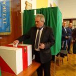 Inauguracyjna sesja Rady Powiatu Jędrzejowskiego / Ewa Pociejowska - Gawęda / Radio Kielce