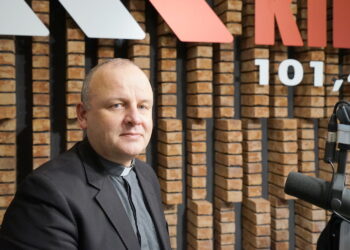 ks. Krzysztof Banasik, zastępca dyrektora Caritas Diecezji Kieleckiej / Kamil Król / Radio Kielce