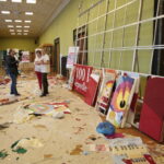 Kielce. Bicie rekordu Polski w ułożeniu największej mozaiki z tekstyliów w WDK / Marzena Mąkosa / Radio Kielce