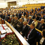 Wojewoda świętokrzyski Agata Wojtyszek wręczyła nadane przez Prezesa Rady Ministrów, okolicznościowe „Medale 100-lecia Odzyskania Niepodległości” / Jarosław Kubalski / Radio Kielce