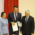 Wojewoda świętokrzyski Agata Wojtyszek wręczyła nadane przez Prezesa Rady Ministrów, okolicznościowe „Medale 100-lecia Odzyskania Niepodległości” / Jarosław Kubalski / Radio Kielce