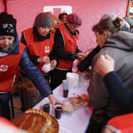 Kielce. Obchody Światowego Dnia Ubogich na kieleckim Rynku / Jarosław Kubalski / Radio Kielce