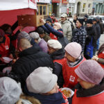 Kielce. Obchody Światowego Dnia Ubogich na kieleckim Rynku / Jarosław Kubalski / Radio Kielce