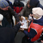 Kielce. Obchody Światowego Dnia Ubogich na kieleckim Rynku / Jarosław Kubalski / Radio Kielce