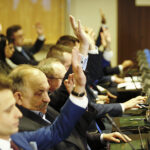 Inaugurująca nową kadencję sesja Rady Powiatu Kieleckiego. / Jarosław Kubalski / Radio Kielce