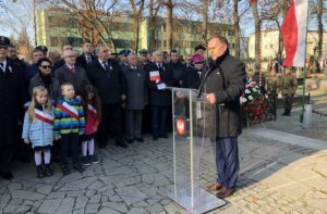 Sandomierz. Setna rocznica odzyskania niepodległości. Na zdjęciu: poseł Marek Kwitek / Grażyna Szlęzak - Wójcik / Radio Kielce