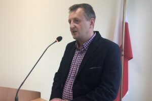 Sesja Rady Gminy w Obrazowie. Przedstawiciel firmy Emitel Paweł Potoniec / Grażyna Szlęzak-Wójcik / Radio Kielce