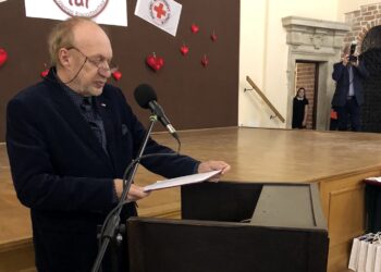 Sandomierz. 60-lecie honorowego krwiodawstwa. Na zdjęciu: Zbigniew Majewski - prezes oddziału rejonowego PCK w Sandomierzu / Grażyna Szlęzak - Wójcik / Radio Kielce