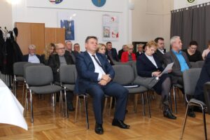 Busko-Zdrój. Inauguracyjna sesja nowej Rady Powiatu / Marta Gajda / Radio Kielce