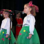 Dzieci z przedszkola nr 2 w Busku-Zdroju w ramach Uniwersytetu I Wieku zaprezentowały na scenie Buskiego Samorządowego Centrum Kultury spektakl „Przy fortepianie…” / Marta Gajda / Radio Kielce