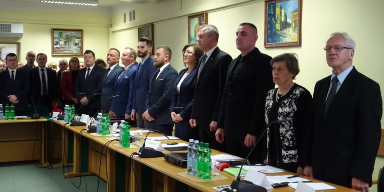 Inauguracyjna sesja Rady Miasta w Ostrowcu Św. / Emilia Sitarska / Radio Kielce