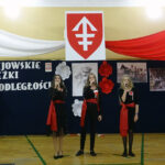 Jędrzejów. „Jędrzejowskie ścieżki do niepodległości”. Uroczystość w SP nr 2 z okazji 100. rocznicy odzyskania przez Polskę niepodległości / Ewa Pociejowska-Gawęda / Radio Kielce