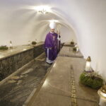 02.11.2016 Kielce. Krypta biskupów kieleckich w Bazylice Katedralnej / Jarosław Kubalski / Radio Kielce