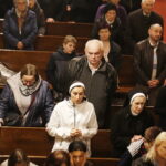 02.11.2018 Kielce. Nabożeństwo Dnia Zadusznego odprawiono w Bazylice Katedralnej w Kielcach. Mszy świętej przewodniczyli biskupi Jan Piotrowski - ordynariusz diecezji kieleckiej oraz Marian Florczyk i Andrzej Kaleta / Jarosław Kubalski / Radio Kielce