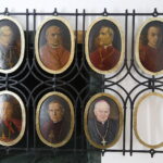 02.11.2018 Kielce. Nabożeństwo Dnia Zadusznego odprawiono w Bazylice Katedralnej w Kielcach. Mszy świętej przewodniczyli biskupi Jan Piotrowski - ordynariusz diecezji kieleckiej oraz Marian Florczyk i Andrzej Kaleta. Nabożeństwu towarzyszyła procesja do krypty bazyliki, gdzie spoczywają wszyscy biskupi kieleccy / Jarosław Kubalski / Radio Kielce