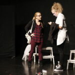 03.11.2018 Kielce.Baza Zbożowa. XVIII Przegląd Teatrów Alternatywnych. Spektakl„Bez przesady” w wykonaniu gdyńskiego teatru MBJ / Jarosław Kubalski / Radio Kielce