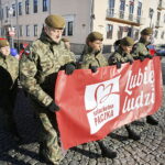 17.11.2018 Kielce. Szlachetna Paczka. Marsz wolontariuszy i sympatyków / Jarosław Kubalski / Radio Kielce