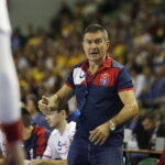 17.11.208 Kielce. Piłka ręczna. Liga Mistrzów. Mecz PGE Vive Kielce - Mieszkow Brześć. Trener Mieszkowa Manolo Cadenas / Jarosław Kubalski / Radio Kielce