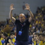 17.11.208 Kielce. Piłka ręczna. Liga Mistrzów. Mecz PGE Vive Kielce - Mieszkow Brześć. Trener Vive Talant Dujszebajew / Jarosław Kubalski / Radio Kielce