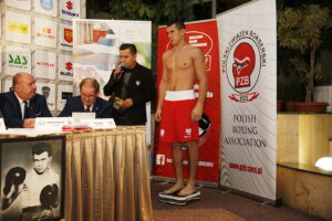 22.11.2018 Kielce. Oficjalne ważenie zawodników przed meczem bokserskim Polska - Rosja. Bartosz Gołębiewski / Jarosław Kubalski / Radio Kielce