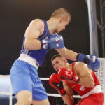 23.11.2018 Kielce. Mecz bokserski Polska - Rosja. Bartosz Gołębiewski i Aleksiej Semykin / Jarosław Kubalski / Radio Kielce