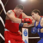 23.11.2018 Kielce. Mecz bokserski Polska - Rosja. Roger Hryniuk i Islam Tekiejew / Jarosław Kubalski / Radio Kielce