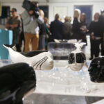 24.11.2018 Ćmielów. Wystawa prac Natalii i Rafała Olbińskich „Metamorfozy z ludzką twarzą” w fabryce porcelany AS / Jarosław Kubalski / Radio Kielce