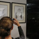 24.11.2018 Ćmielów. Wystawa prac Natalii i Rafała Olbińskich „Metamorfozy z ludzką twarzą” w fabryce porcelany AS / Jarosław Kubalski / Radio Kielce